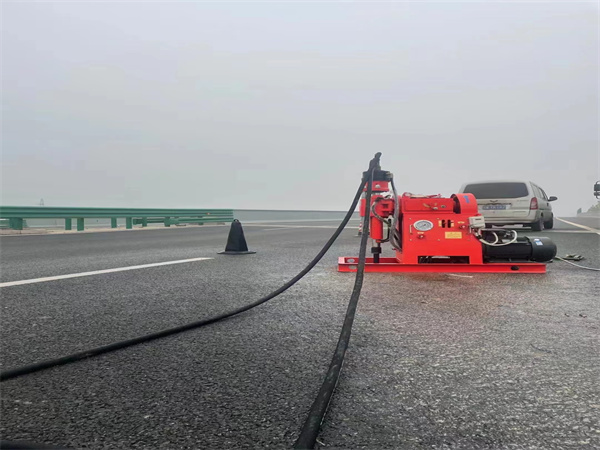 长汀马路路基路面开裂下沉注浆加固灌浆